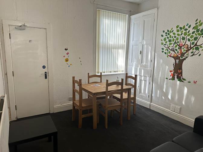 Black Country Homes's room