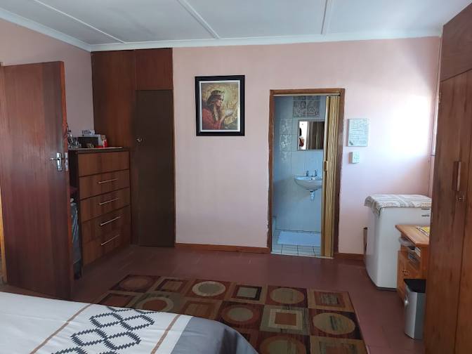 Nicole's room