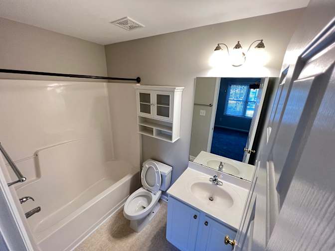 Alcove Rooms's room
