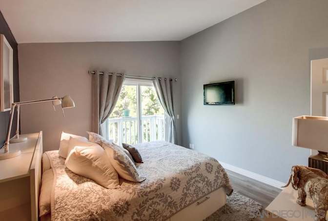 SOM B.'s room