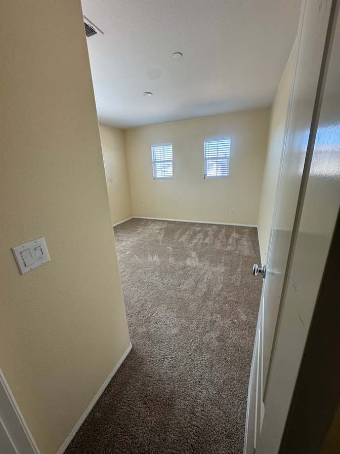 Fernando Vargas's room