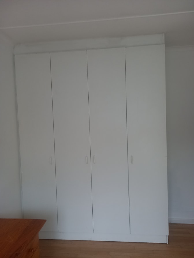 CHURCHILL PAROW WEST's room