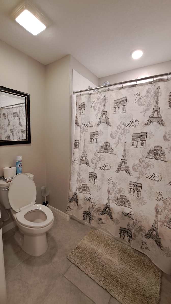 CHRISTY  KETSDEVER's room