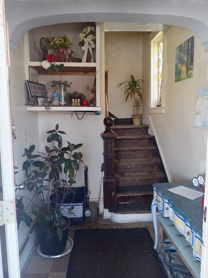 Rainbow Rooms's room