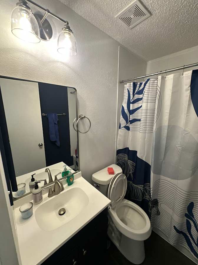 Ola's room