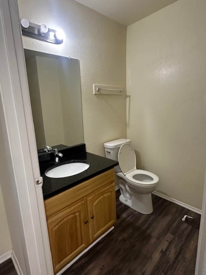 Alcove Rooms's room