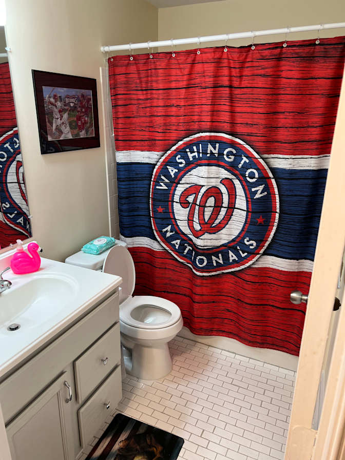 Tom's room