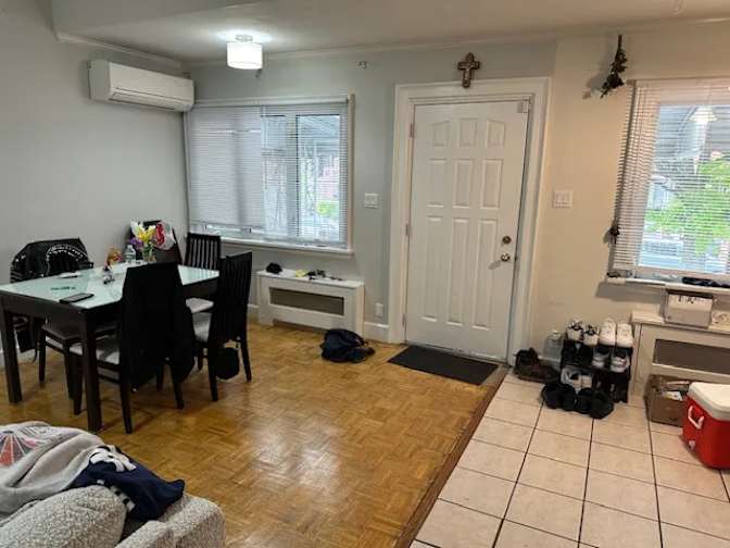Spacious Room Available's room