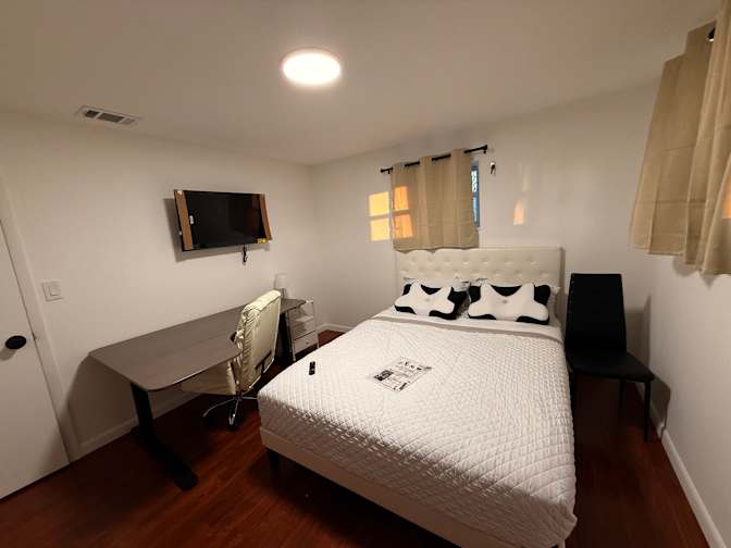 Felipe's room