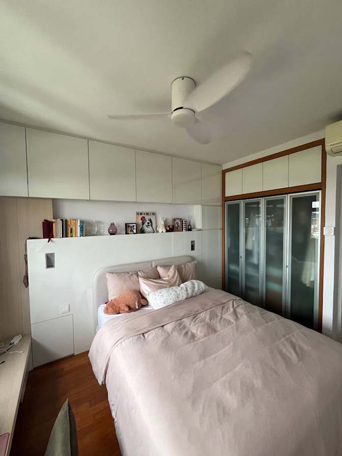 Lloyd T's room