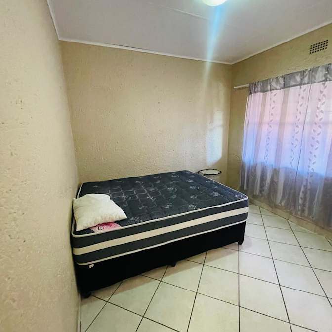 Imkhitha Ntete's room
