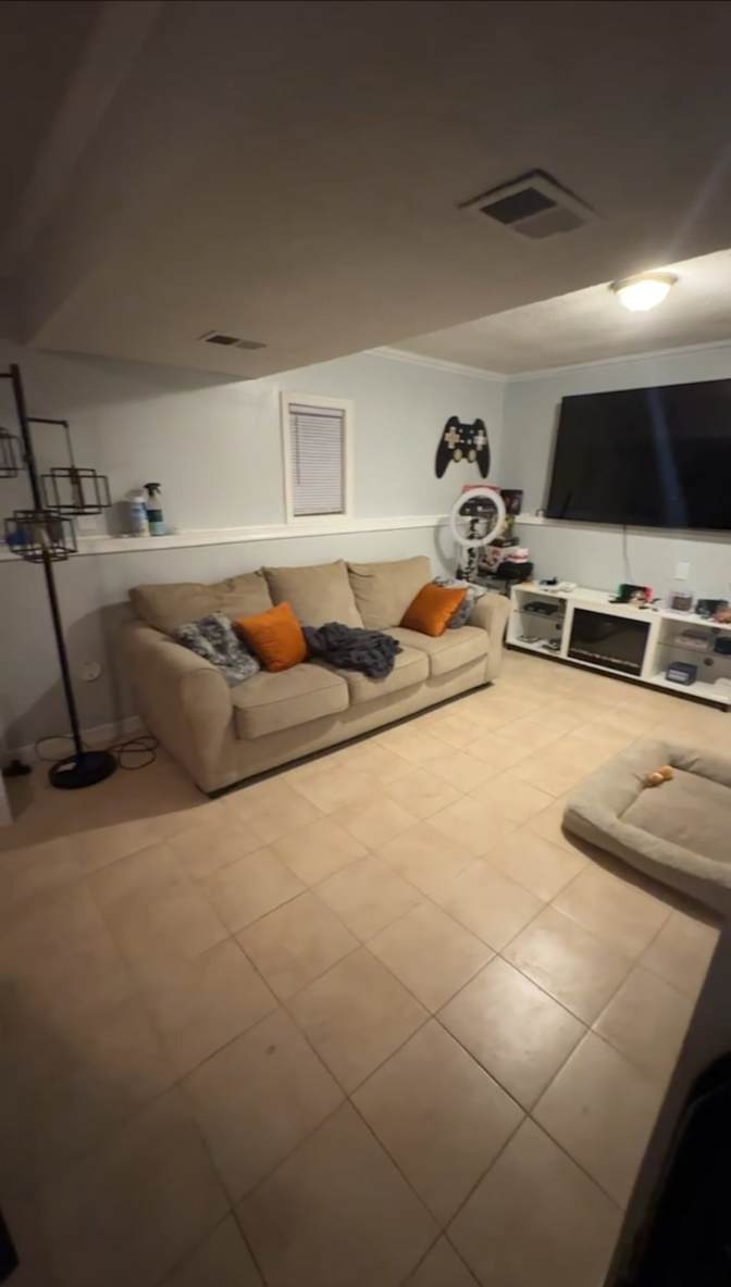 Shakeil's room