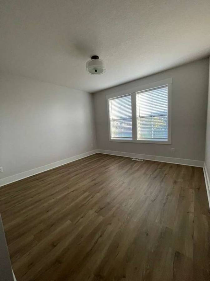 Llwazi hadebe's room