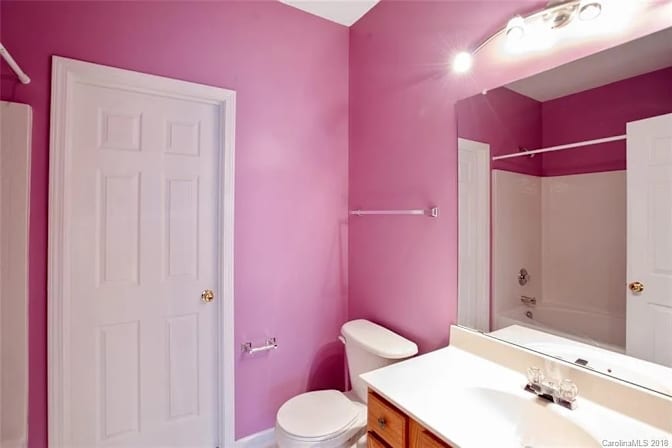 Alcove Rooms's room