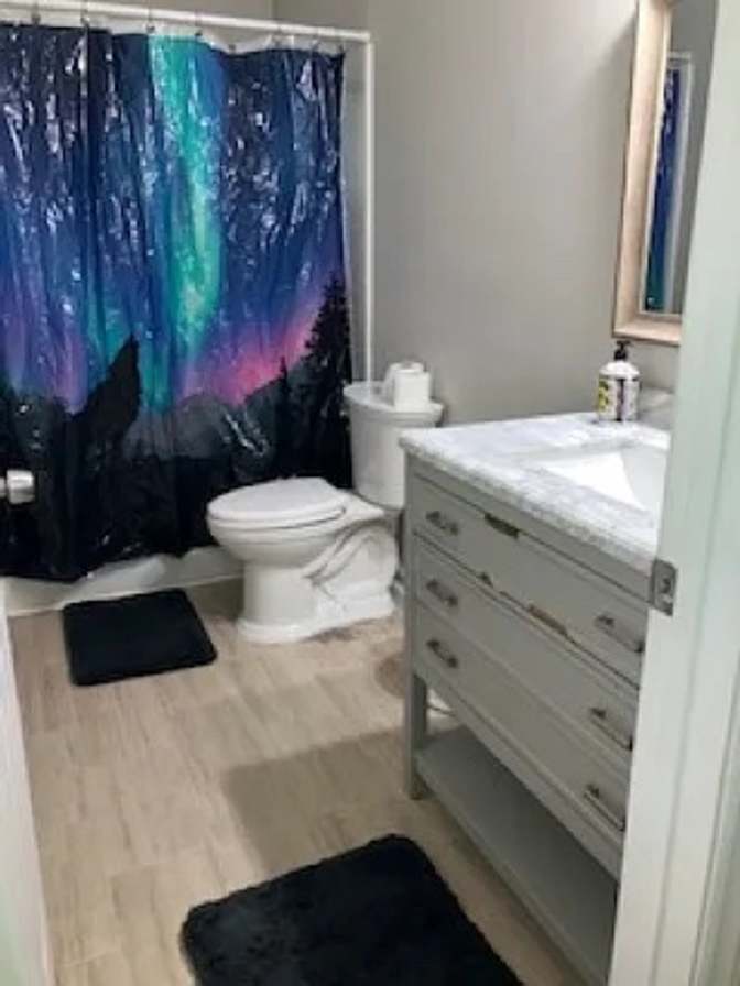 Alcove Rooms's room