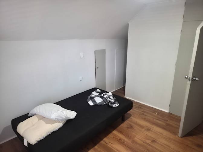 Tom's room