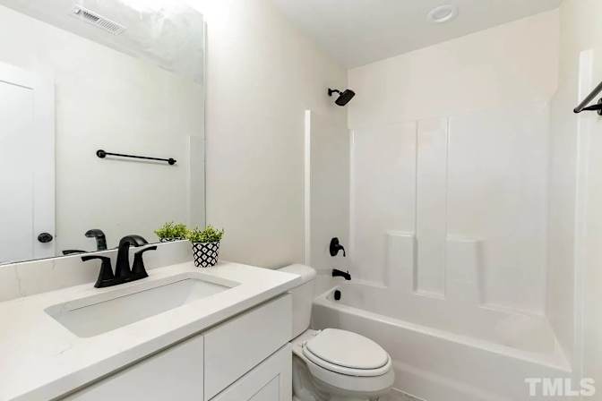 Alcove Rooms's room