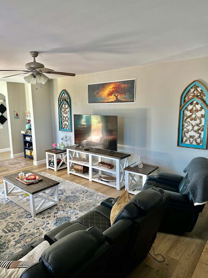 TheOakVista's room