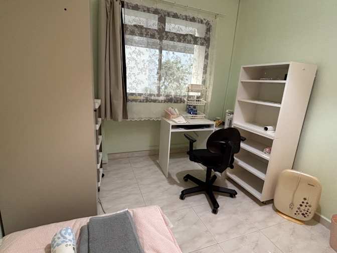 Kelly's room