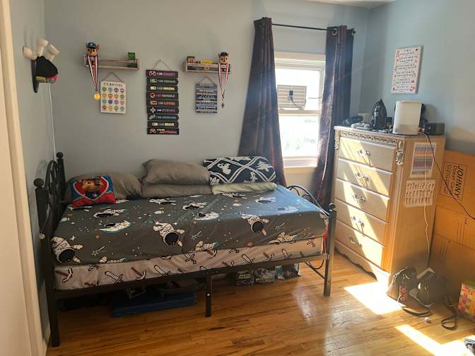 Francisco's room