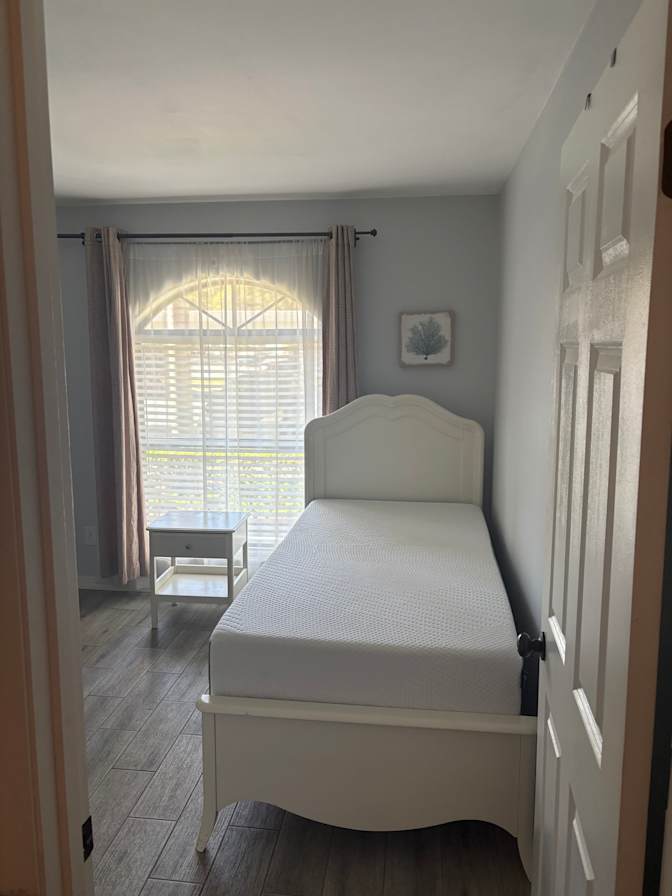 Thomas's room