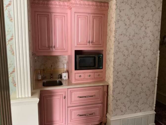 Caroline's room