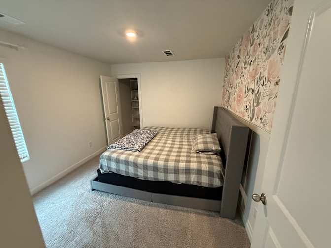 Alcove Rooms's room