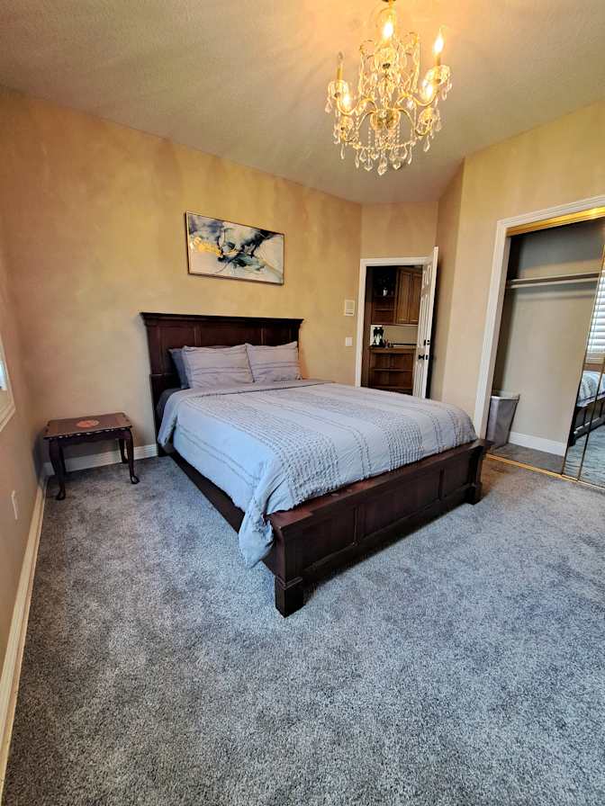 Deelawn's room