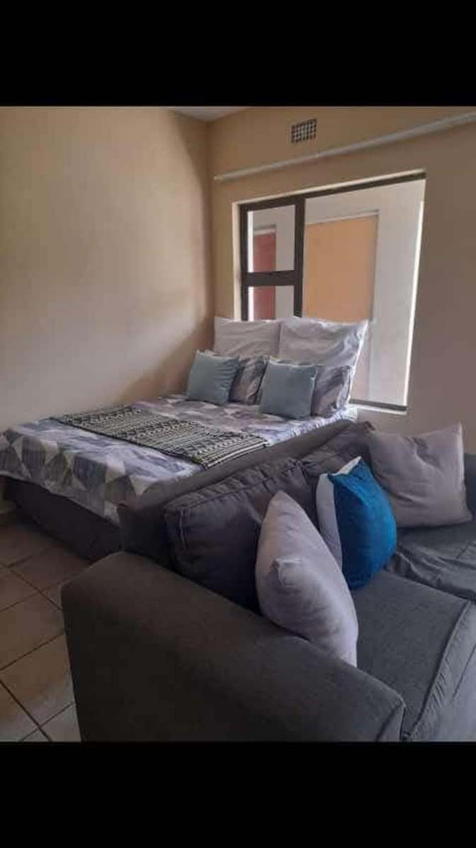 Oyena Dukwana's room