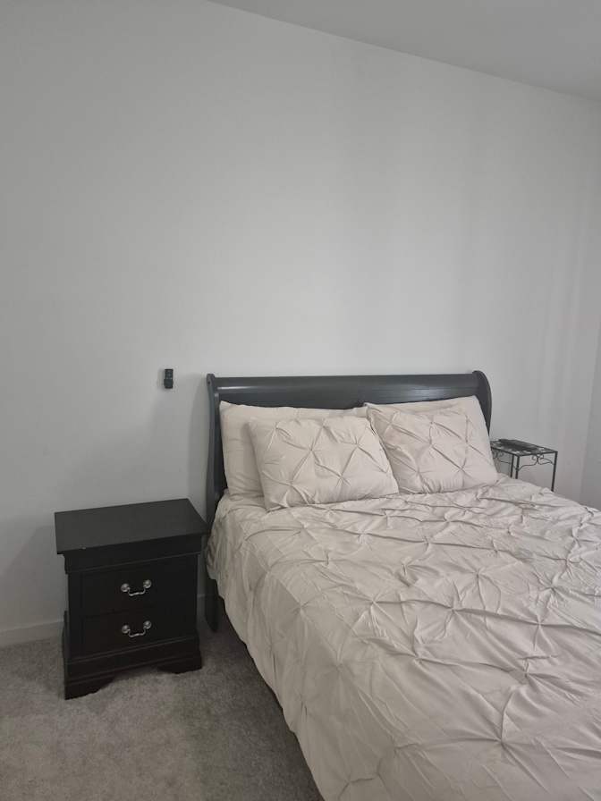 GLADYS's room