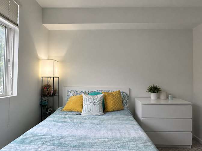 Farzad's room