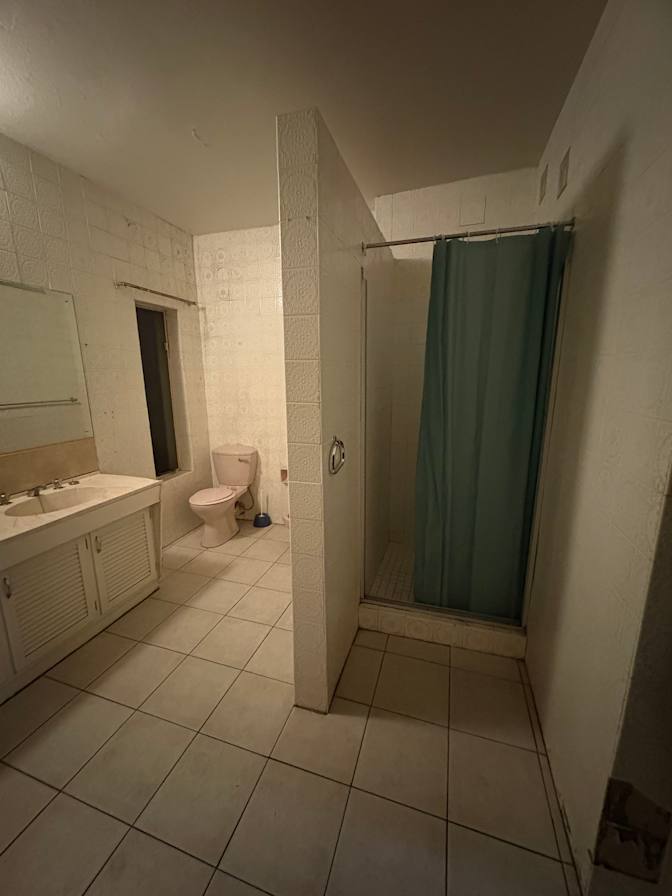 Salma Tanaka's room