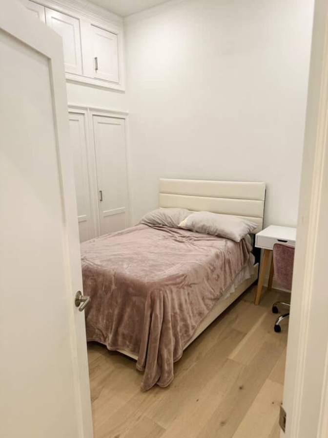 Evelyn's room