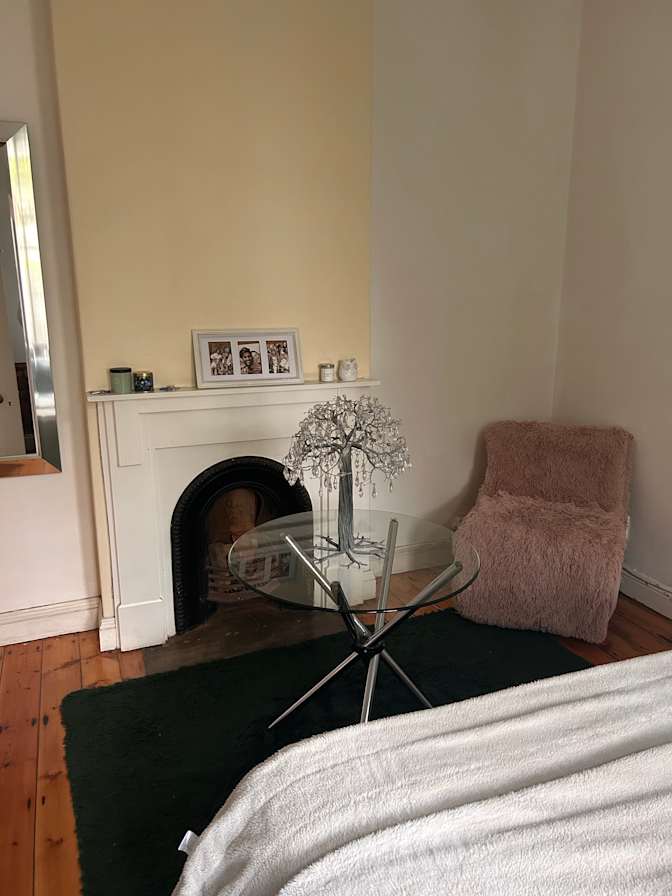 Vernon's room