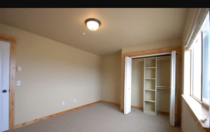 Oren Baker's room