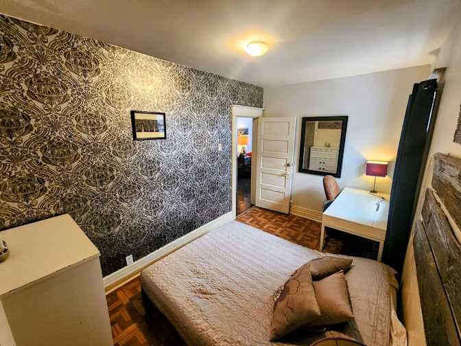 Laure's room