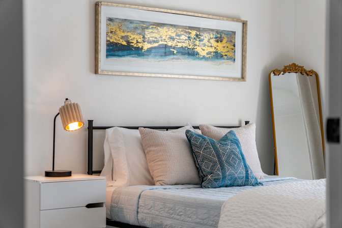 Tomic Properties's room