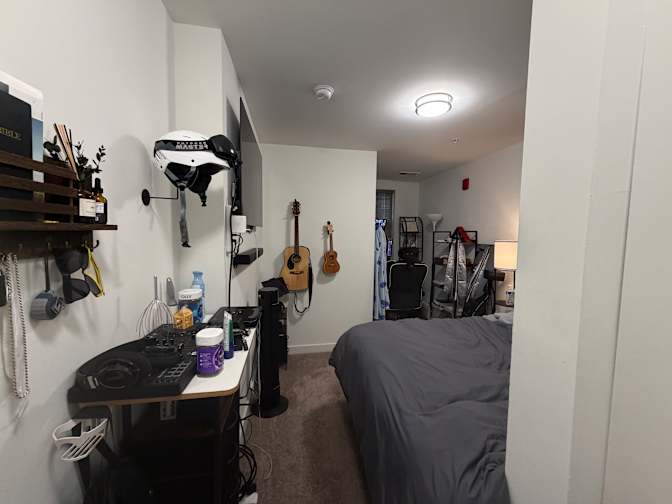 Tae's room