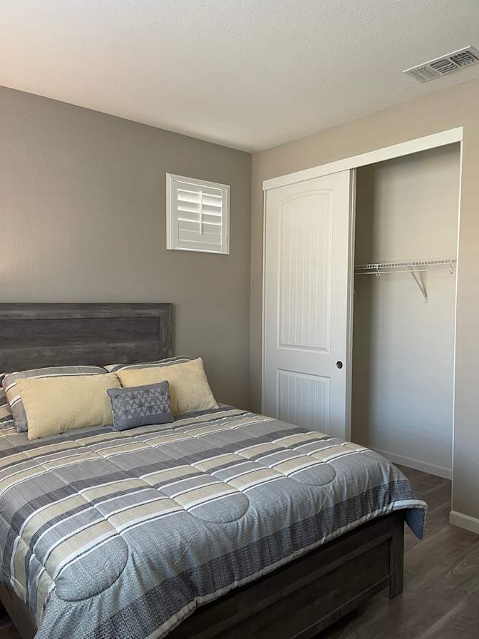 Liz's room