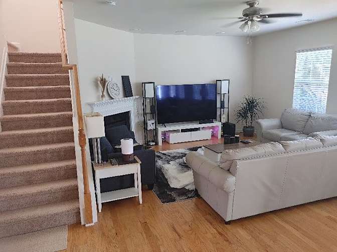 Alcove Rooms's room