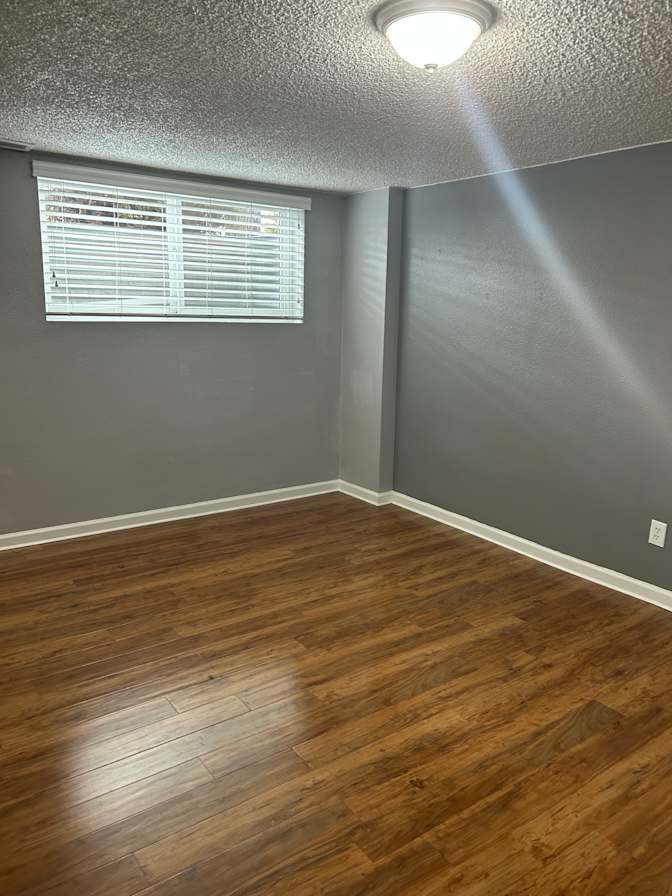 Leslie's room