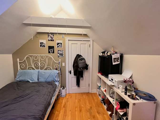 STEVE's room