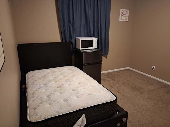 Laire's room