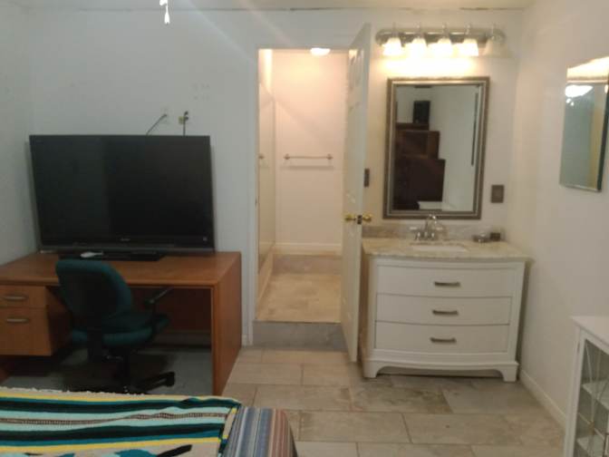 Fernando Saravia's room