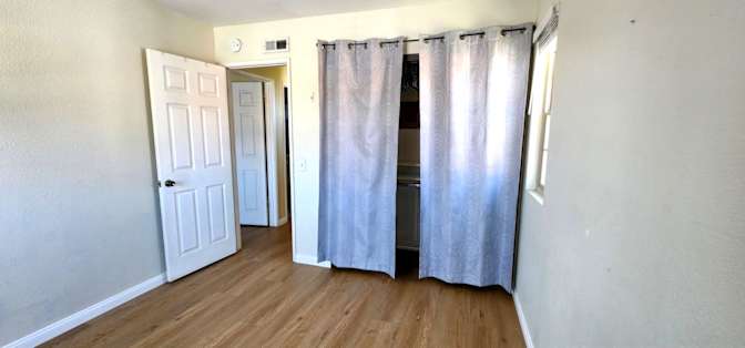 SOM B.'s room