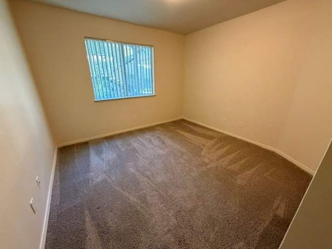 Lakeshore Apartments's room