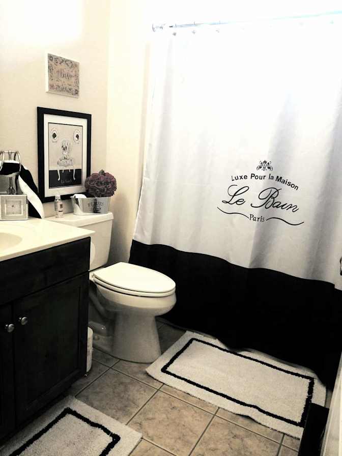 Carmen's room