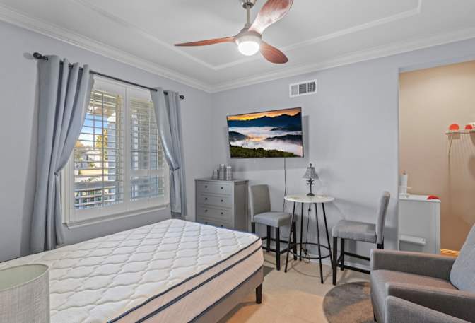 Joy’s  Rentals's room