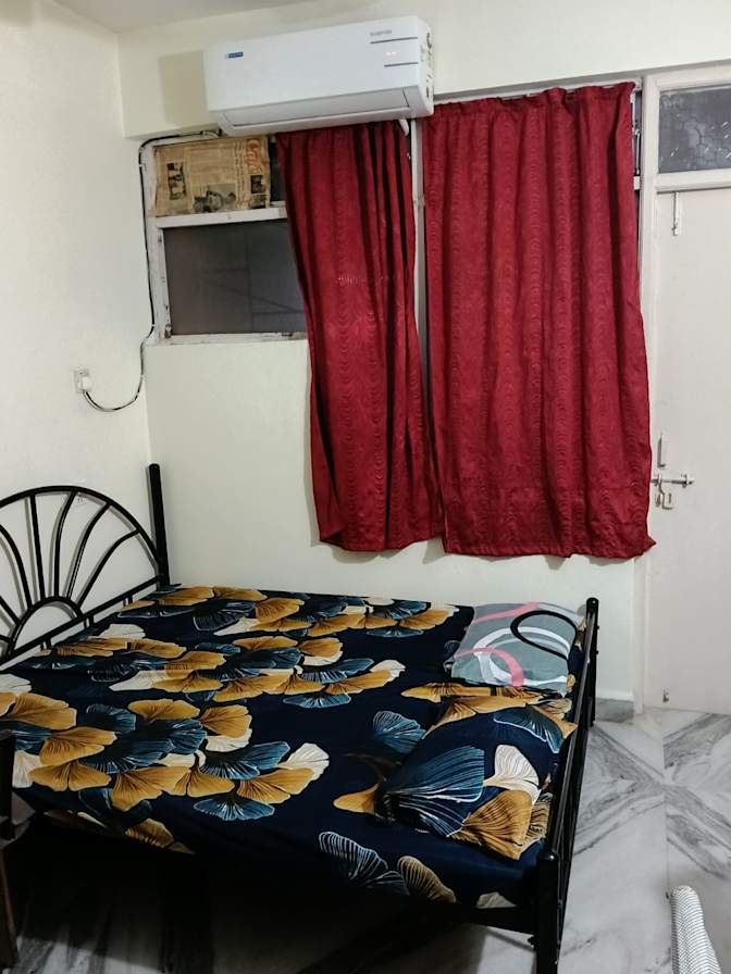 nikhil lakhera's room