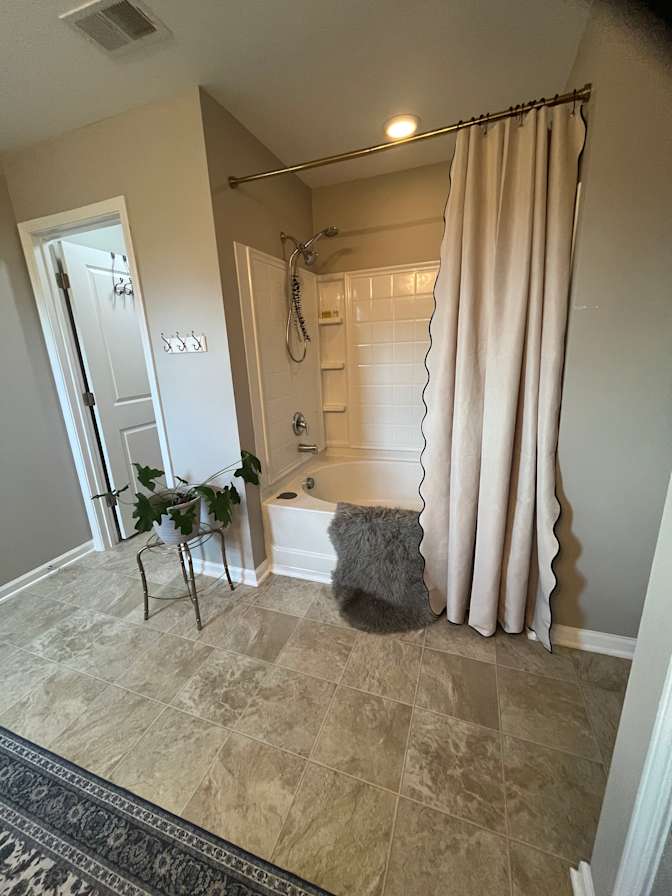 Room for Rent's room